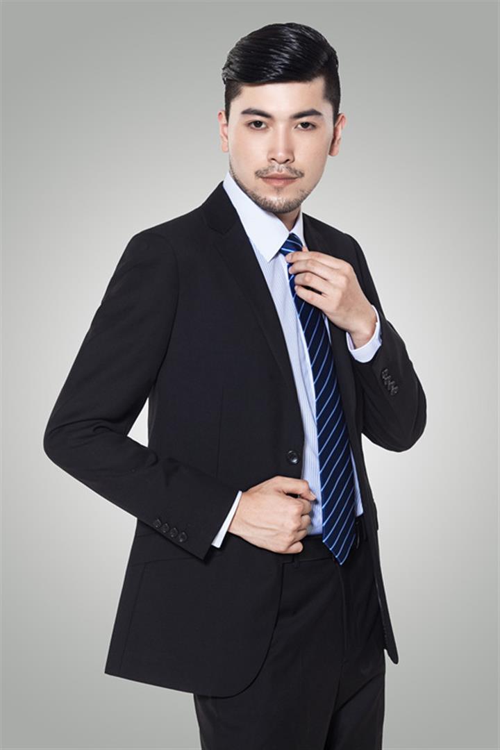纪建英 动态图形设计负责人
